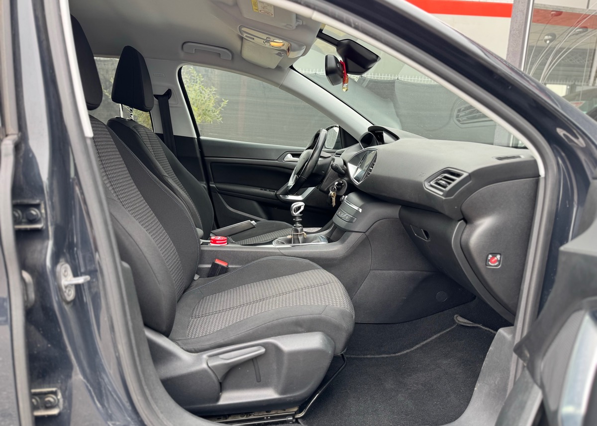 Peugeot 308 II (2) 1.5 BLUEHDI 100 S&S STYLE