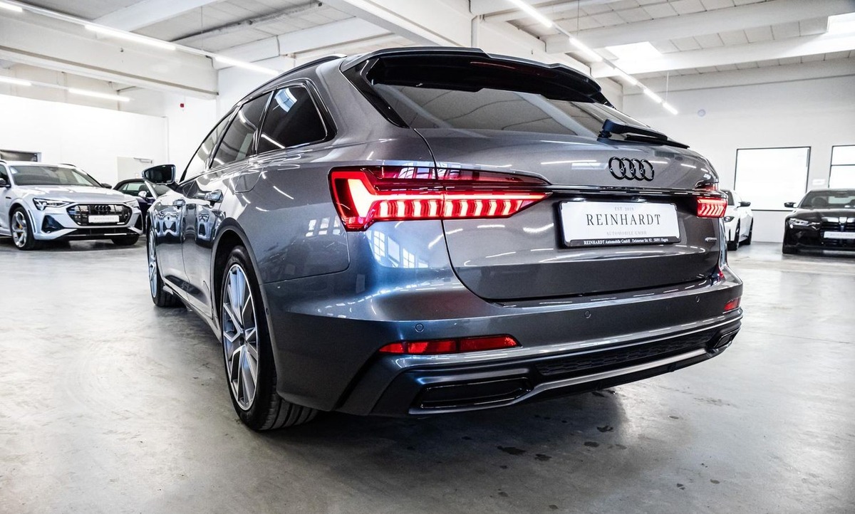 Audi A6 Avant 55 TFSI e 367ch Compétition quattro S tronic 7 B&O Toit ouvrant Attelage