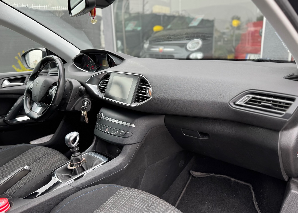 Peugeot 308 II (2) 1.5 BLUEHDI 100 S&S STYLE