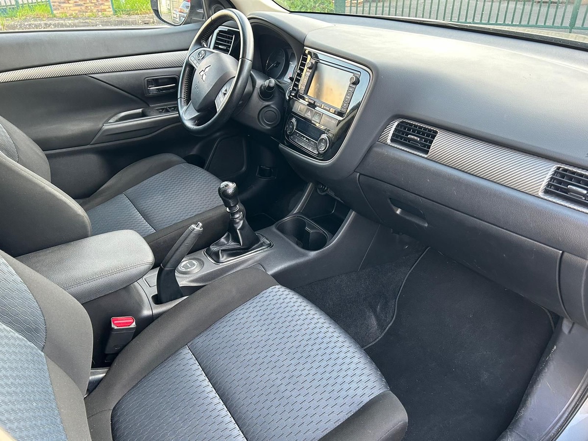 Mitsubishi Outlander 2.2 DI-D 150 CV 4WD 7 places 4XCBB 