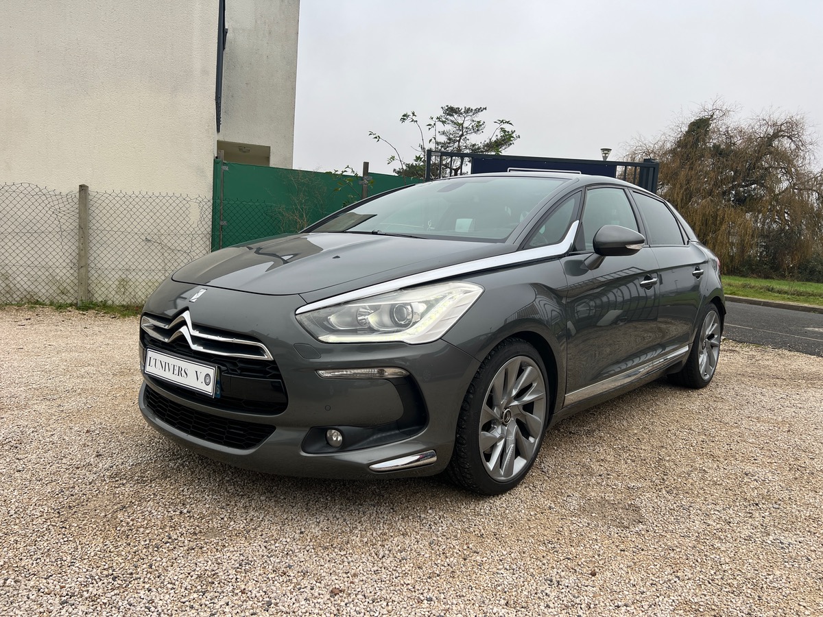 Citroën DS5 1.6 THP16v 200ch Sport Chic, Caméra de recul