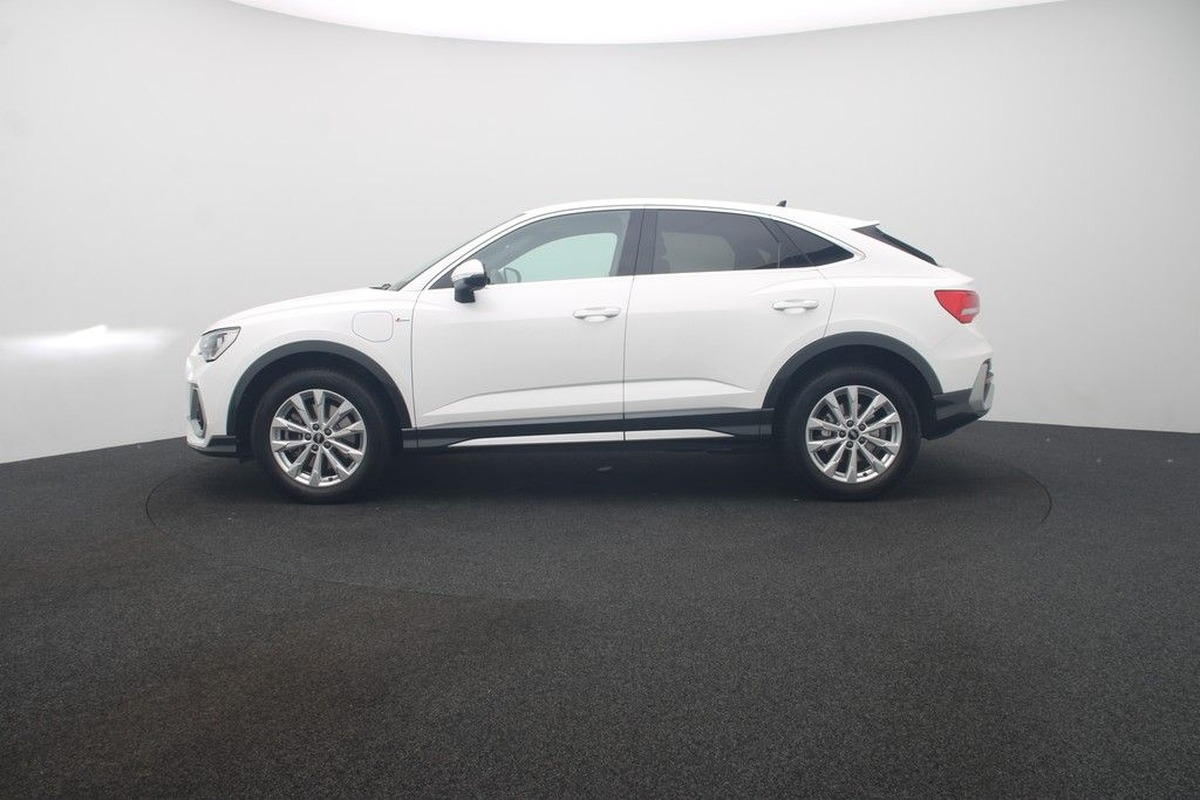 Audi Q3 Sportback II 45 TFSI e 245ch S line S tronic 6/Clé confort/Caméra/Pneus 4 saisons