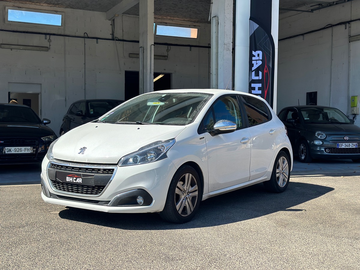 Image: Peugeot 208 SIGNATURE Phase 2 5 Portes 1.2 VTi 82 cv