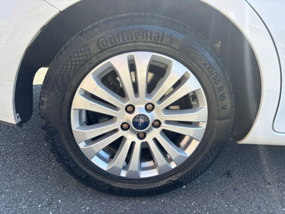 Ford Mondeo 2.0 TDCI GHIA - ATTELAGE- Distribution neuve - Révisé - Garantie