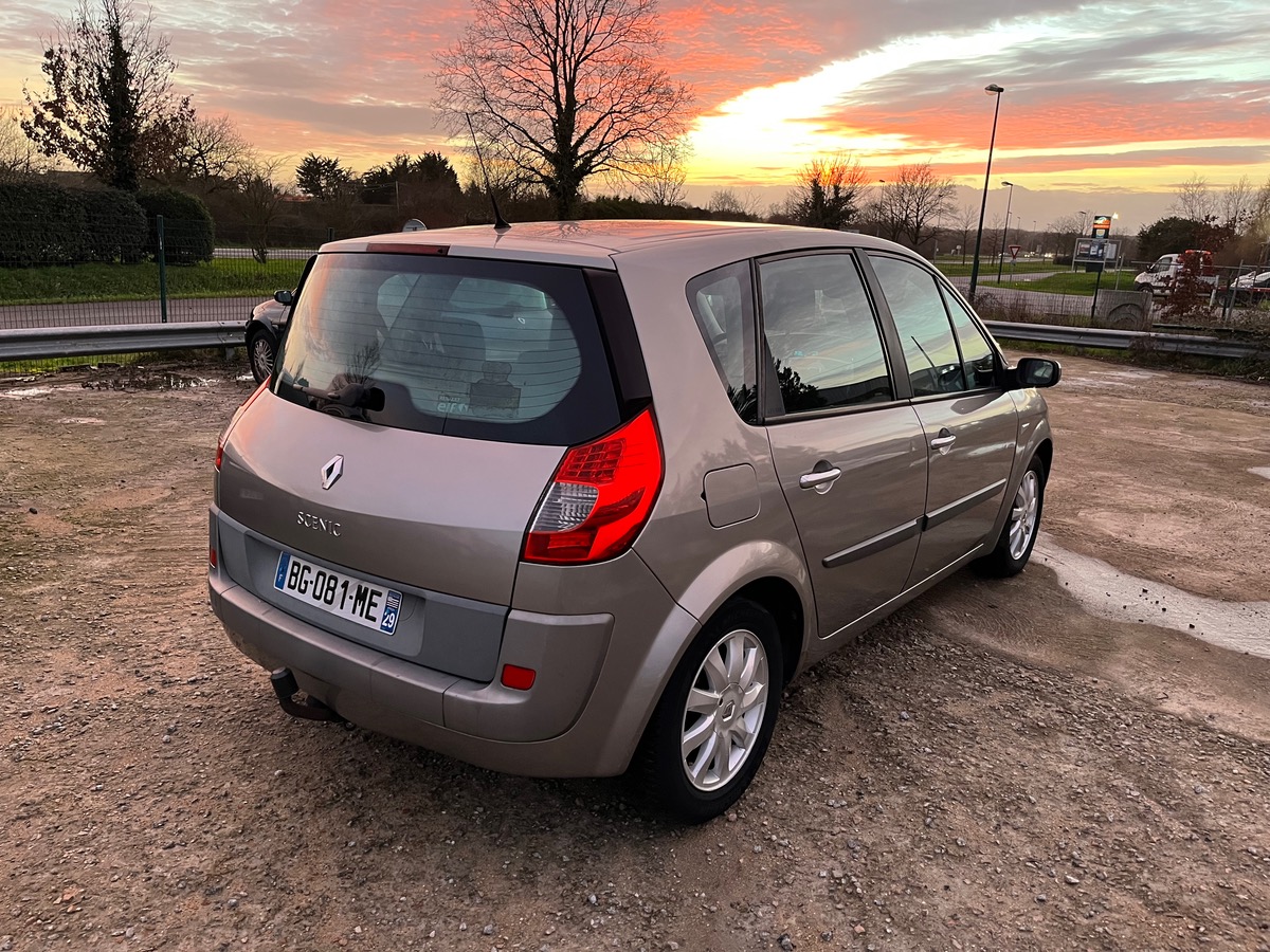 RENAULT Megane 1.5 dci 168279KM