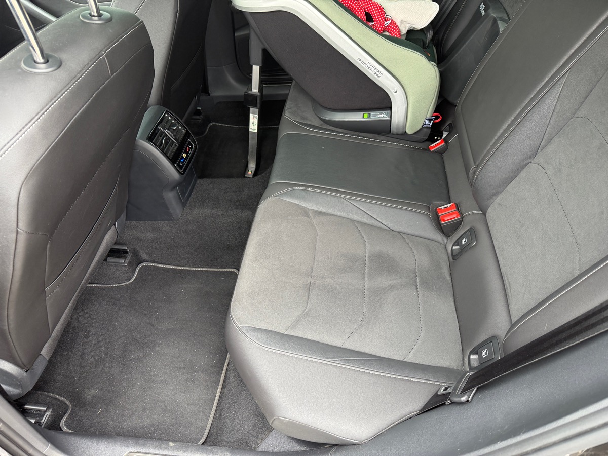 Volkswagen Arteon ShootingBrake 2.0L TDi EVO SCR DSG7 150 cv R-line, Toit ouvrant, Suivi Complet