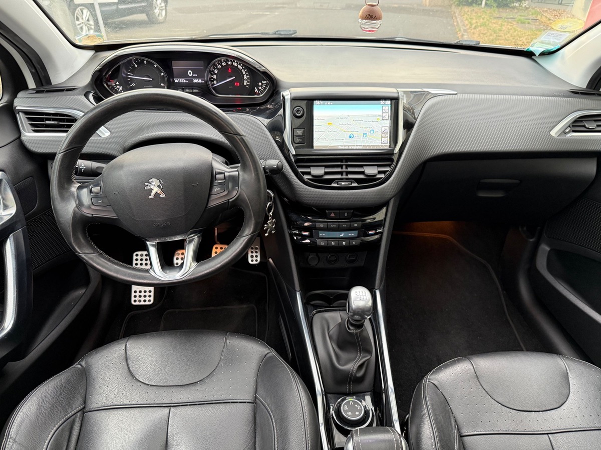 Peugeot 2008 1.6 e-HDI 115 CV féline titane 4XCB