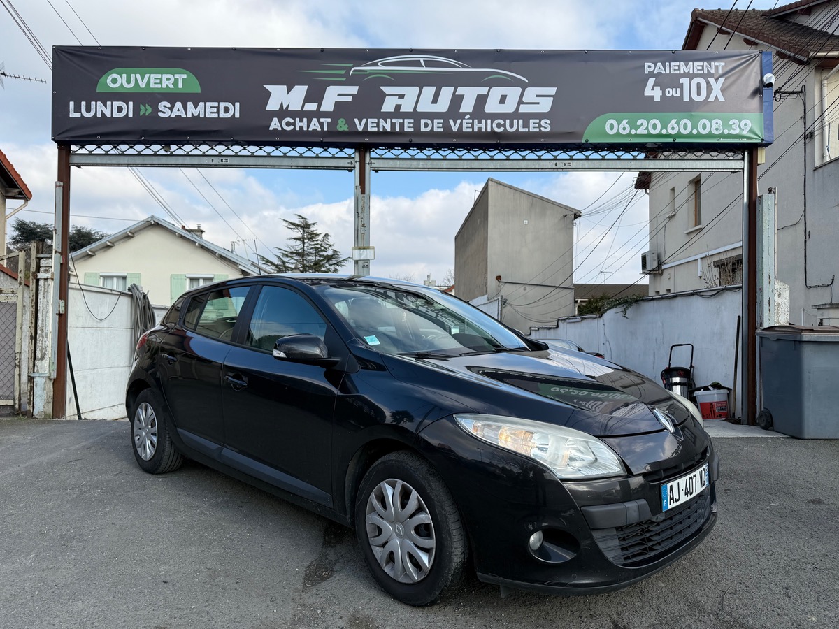 RENAULT Megane III GPS Bluetooth Radar Av/Ar  PAYER EN 4/10Fois