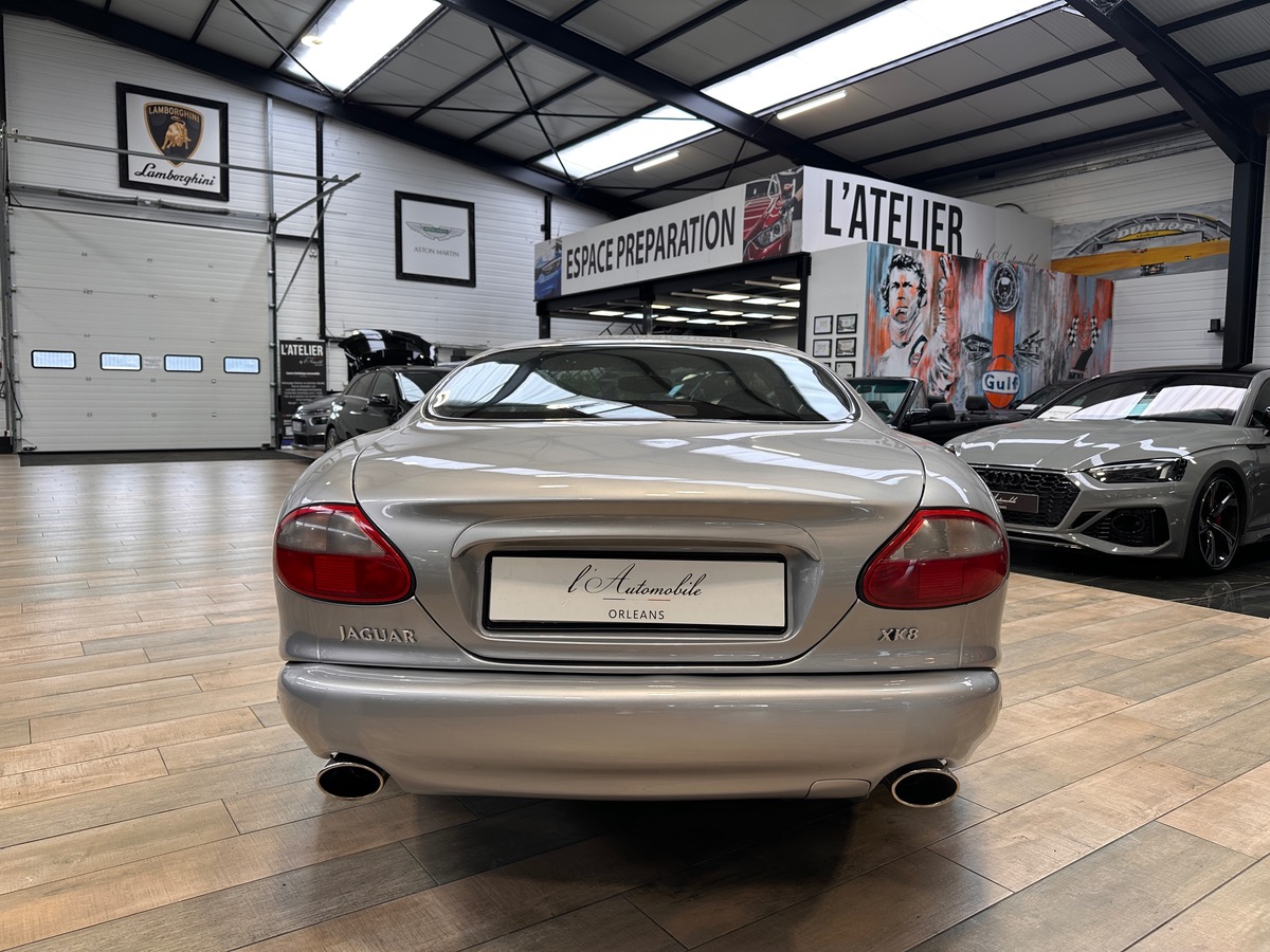 Jaguar XK8 Coupe 4.0i V8