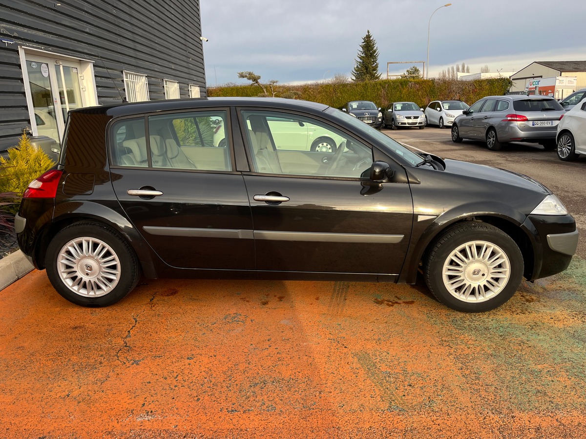 RENAULT Megane II 1.9 dCi 130 ch PRIVILÈGE 1ERE MAIN