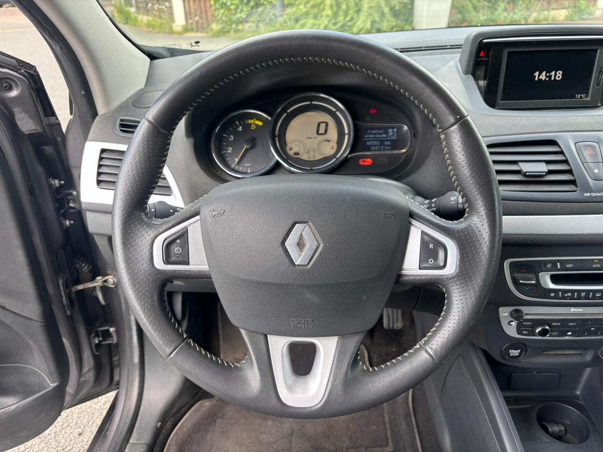RENAULT Megane 3 Coupé 1.5 Dci 110 BVA Dynamique - Révisée - Garantie