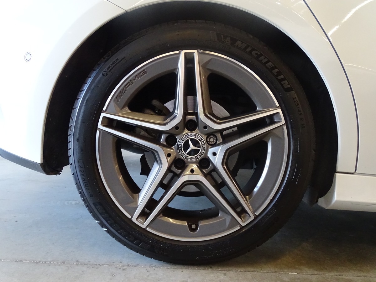 Mercedes-Benz Classe A 200d 150 Ch AMG Line 8G-DCT ( Pack Premium / Sièges chauffants / Sono Focal )