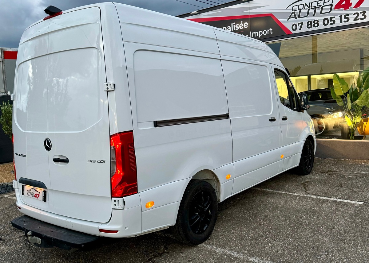Mercedes-Benz Sprinter 319 V6