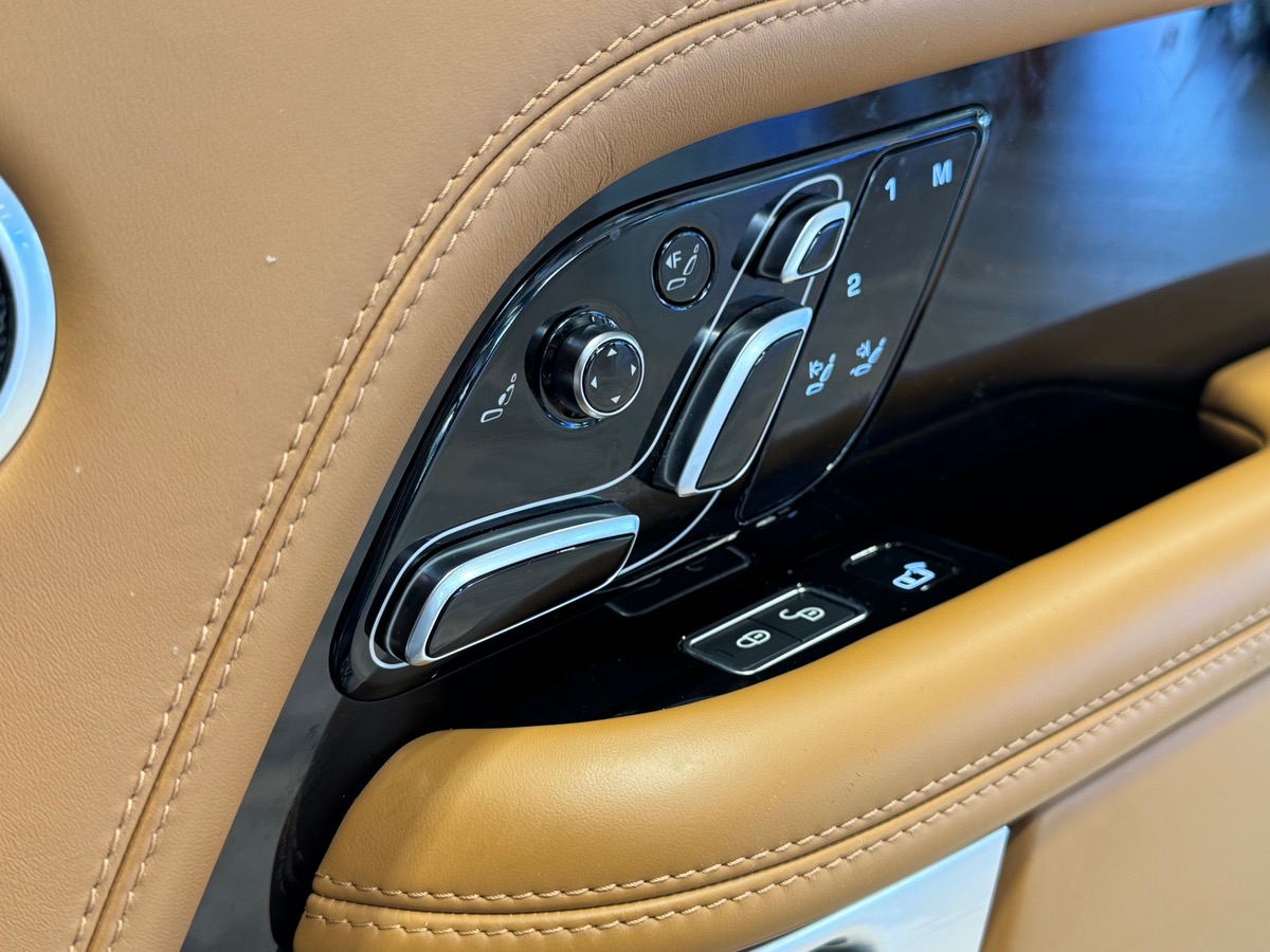 Land-Rover Range Rover P400E AUTOBIOGRAPHY 404CV HYBRID TO/ MERIDIAN / CAM 360°