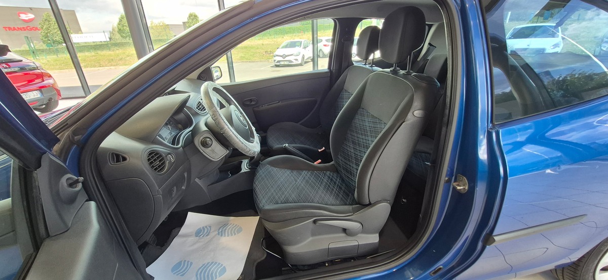 RENAULT Clio III 1.2L  75CV