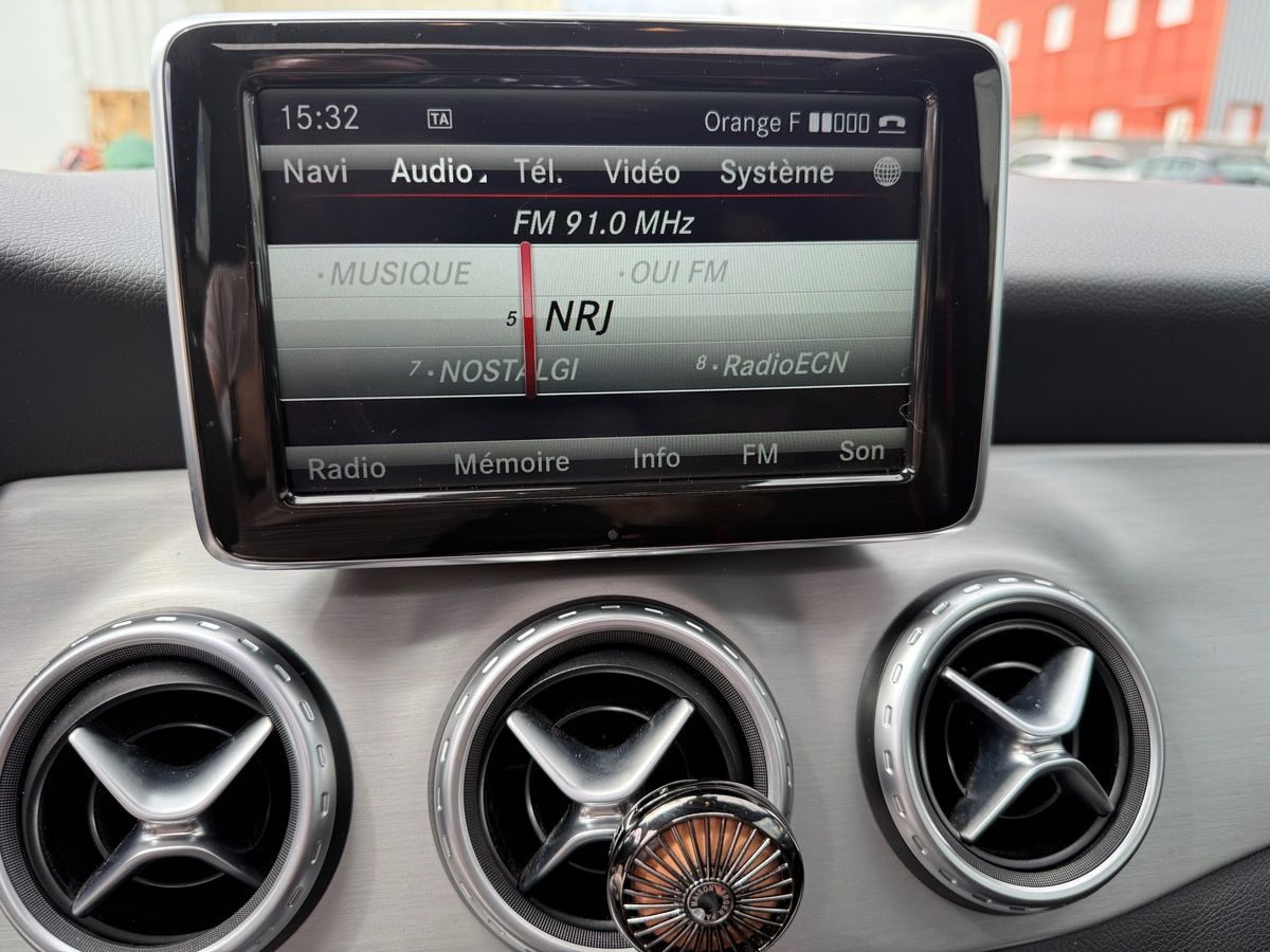 Mercedes-Benz GLA 45 AMG 2.0 4MATIC 7G-DCT 360cv, Toit ouvrant, Sièges électriques chauffants.