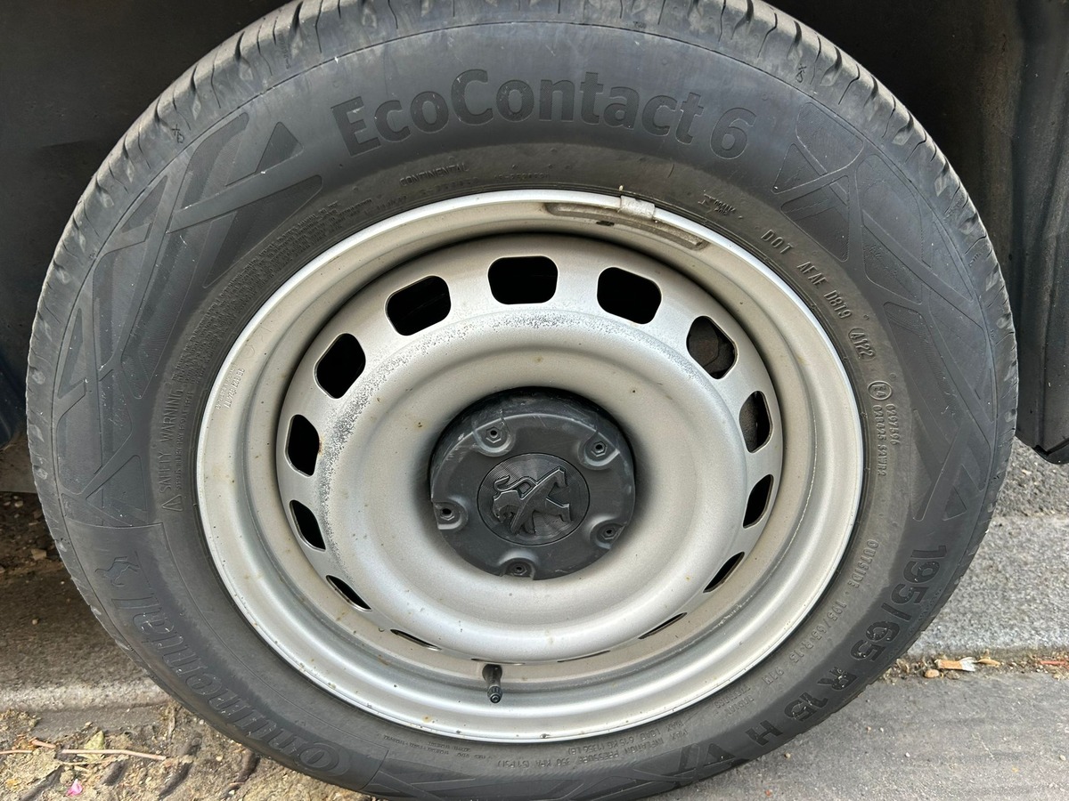 Peugeot Partner III (2) FOURGON 1.5 STANDARD 650 KG PREMIUM BVM6