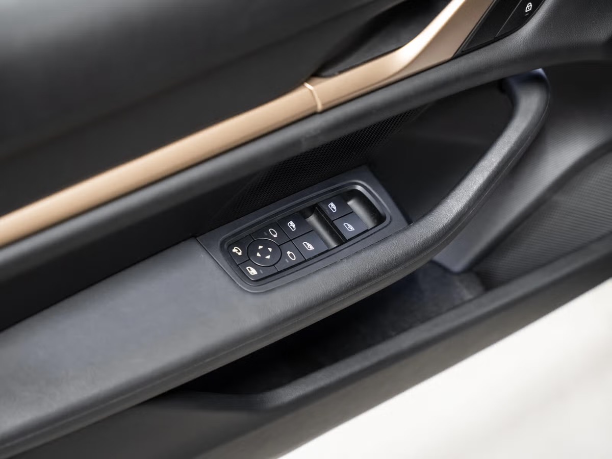 Porsche Taycan 4S Sport Turismo 571CH Performance Battery+ Chrono/Pano/360/Bose/Inno/Siège chauffant