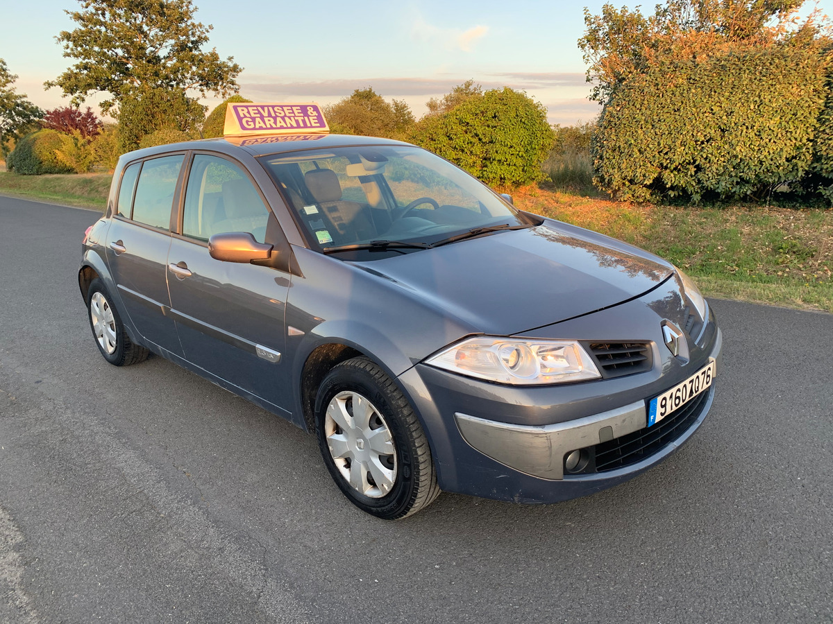 RENAULT Megane mégane 1.6i 16v - 110CV 163108KM