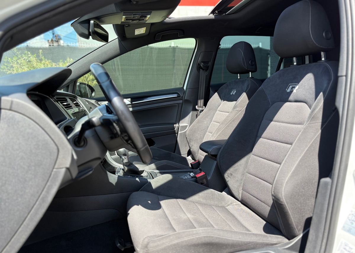 Volkswagen Golf VII (2) 2.0 TSI 300 R 4MOTION DSG7 5P