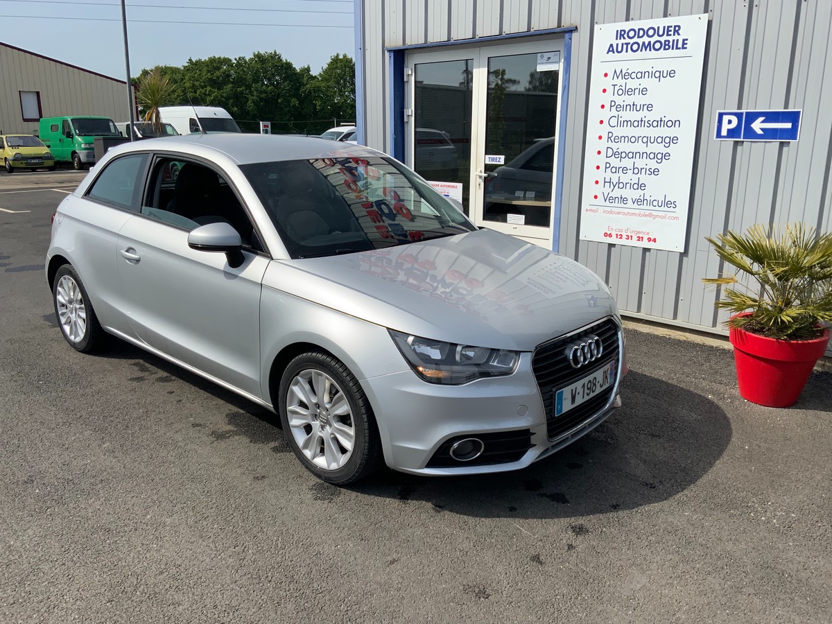 Audi A1 1.6 TDI 105cv Ambition Luxe 479