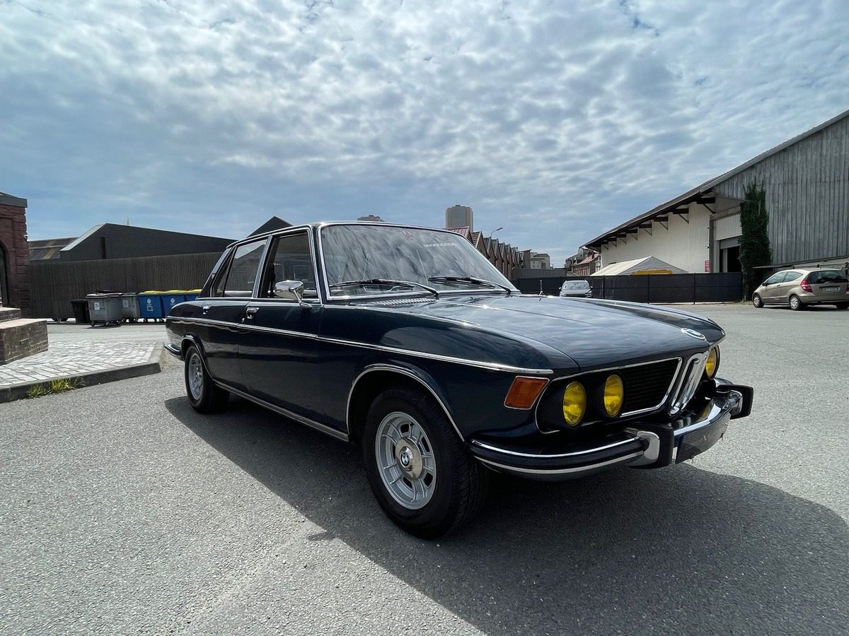 Bmw 3.0 si 1973 4 PORTES, BOITE 5 VITESSES, SELLERIE NEUVE