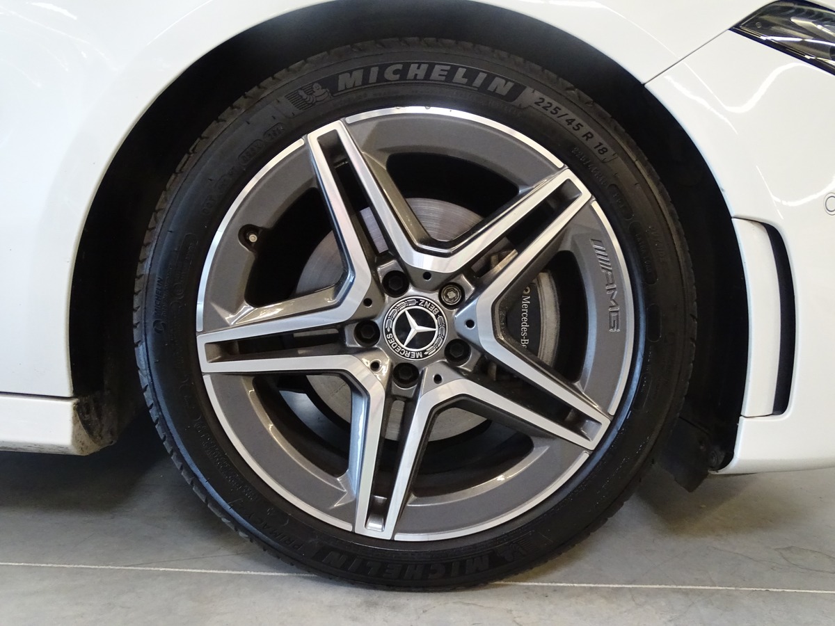 Mercedes-Benz Classe A 200d 150 Ch AMG Line 8G-DCT ( Pack Premium / Sièges chauffants / Sono Focal )