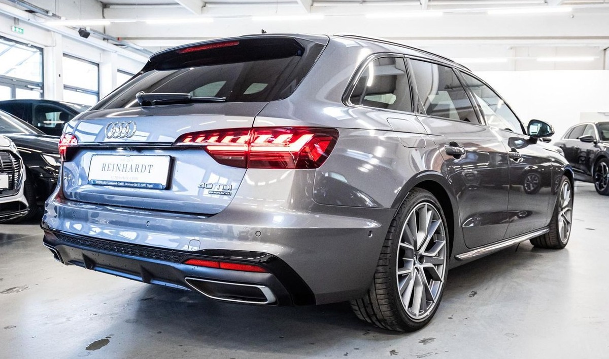 Audi A4 Avant V 40 TDI 204ch S line quattro S tronic 7 Bang&Olufsen Toit ouvrant Attelage