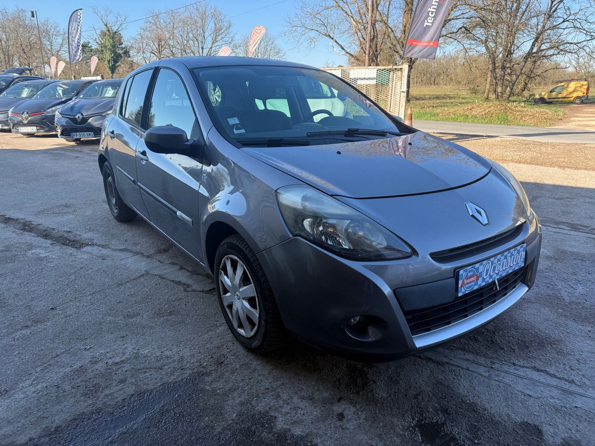 RENAULT Clio III 3 1.5 dci CLIM phase 2  180 500 Kms