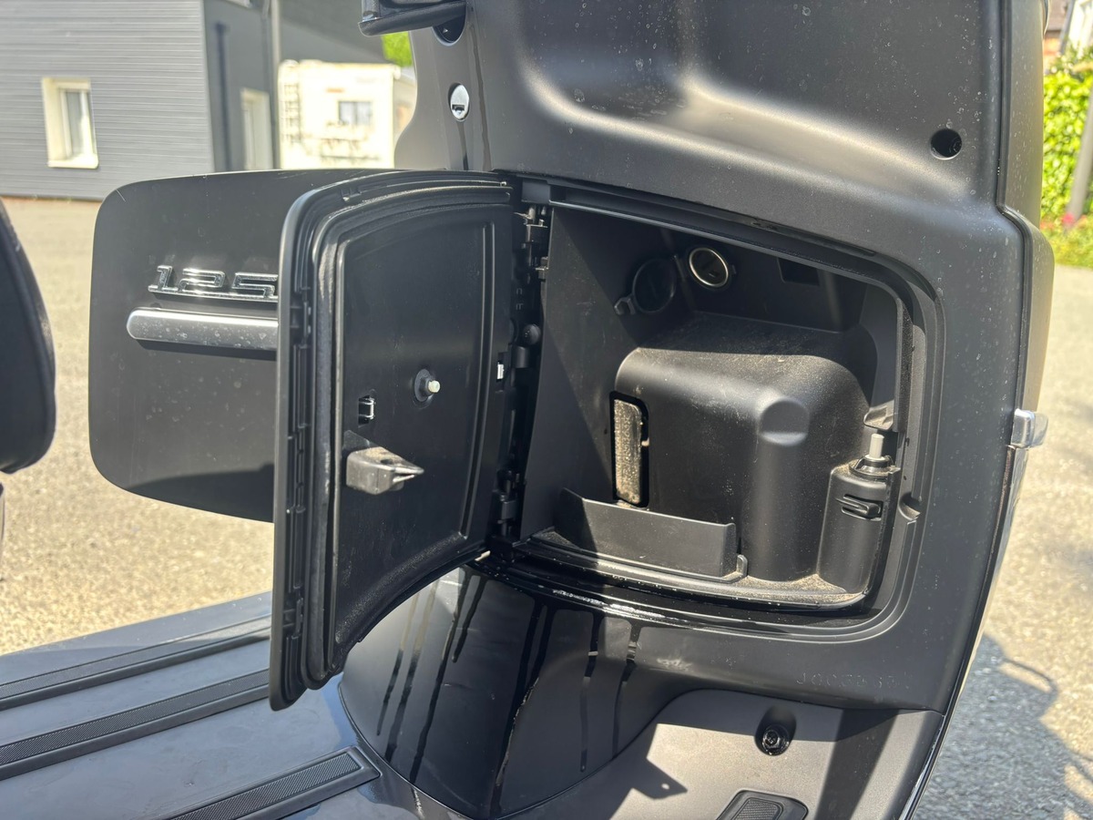 Peugeot DJANGO 125cc ABS DARK - Top case - Porte bagage avant