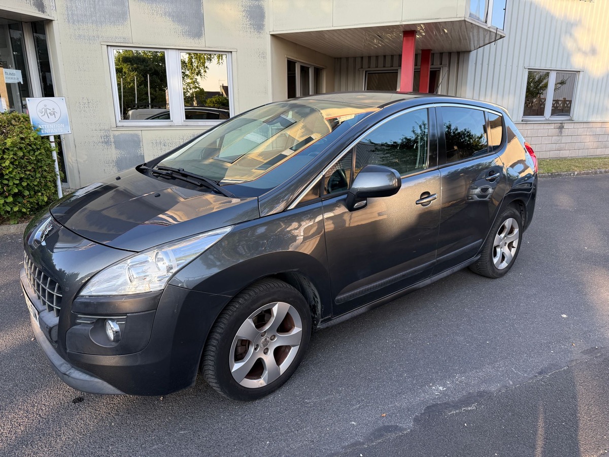 Peugeot 3008 1.6 HDI 115 CV active 1er main en 4XCBL