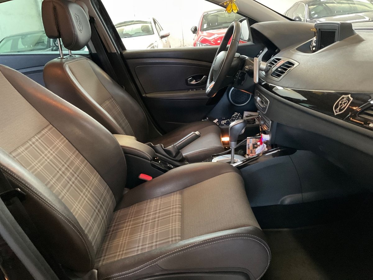 RENAULT Megane III 2.0 dCi 150 XV de France Boite Automatique