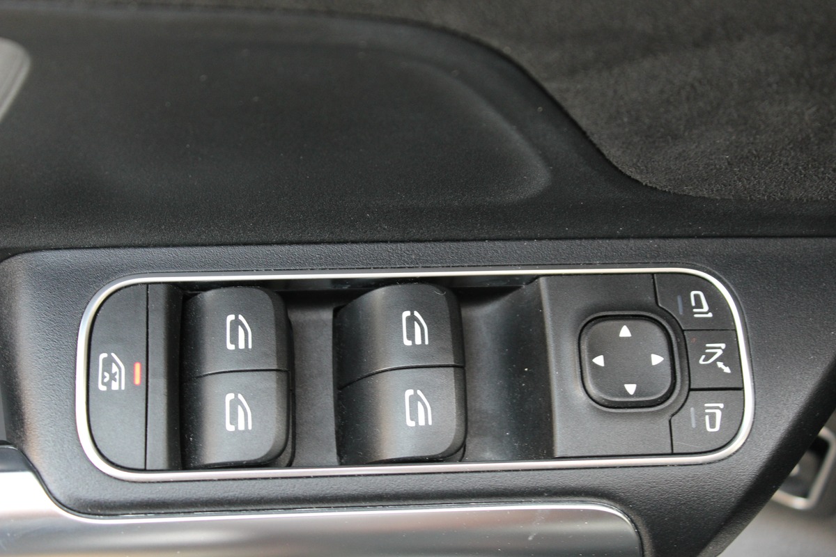 Mercedes Benz CLASSE B III 180 D AMG LINE 7G-DCT  (attelage)