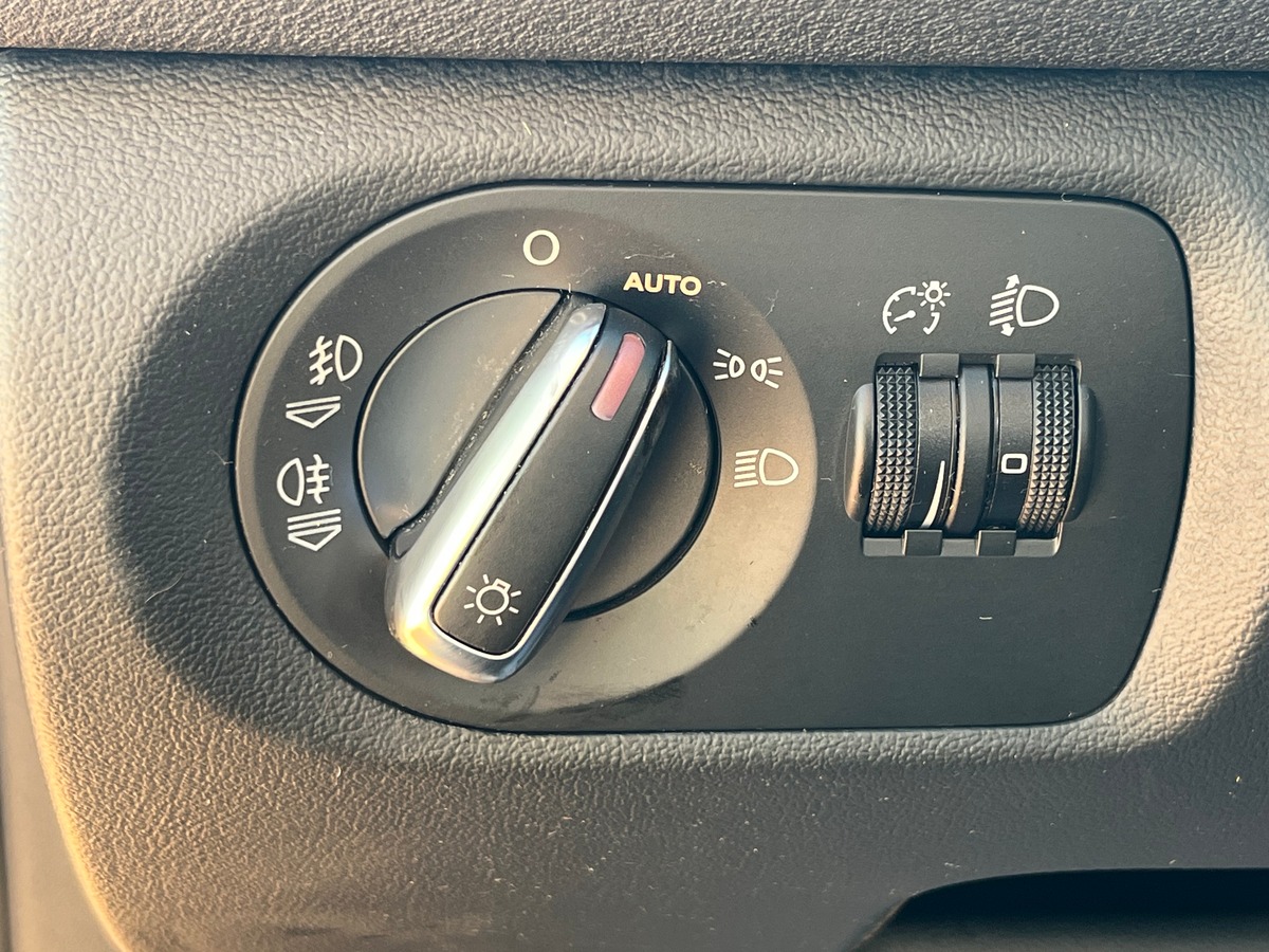Audi A3 Phase 2 Sportback 1.6 TDi S-Tronic7 105 ch Boîte automatique