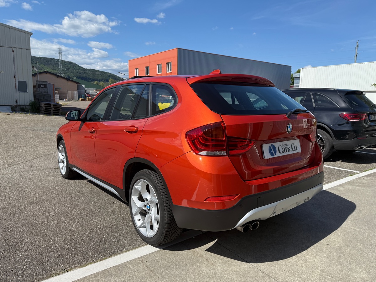 Bmw X1 20i 2L  184 X-Drive boite 8  X-line, Toit ouvrant, Sièges chauffants, Suivi complet