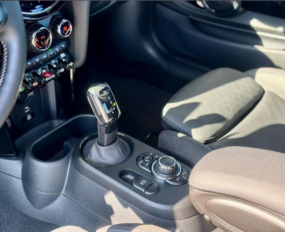 Mini Hatch F56 LCI II HATCH 3 PORTES JOHN COOPER WORKS 231 CH BVA8 EDITION PREMIUM PLUS