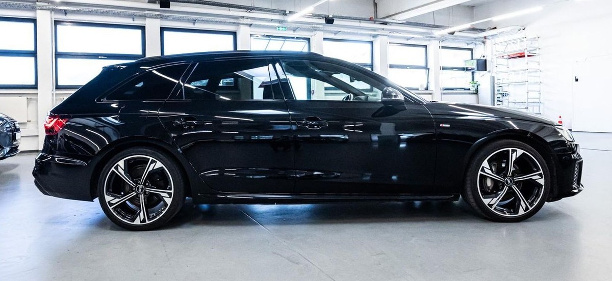 Audi A4 Avant V 40 TDI 204ch S line quattro S tronic 7