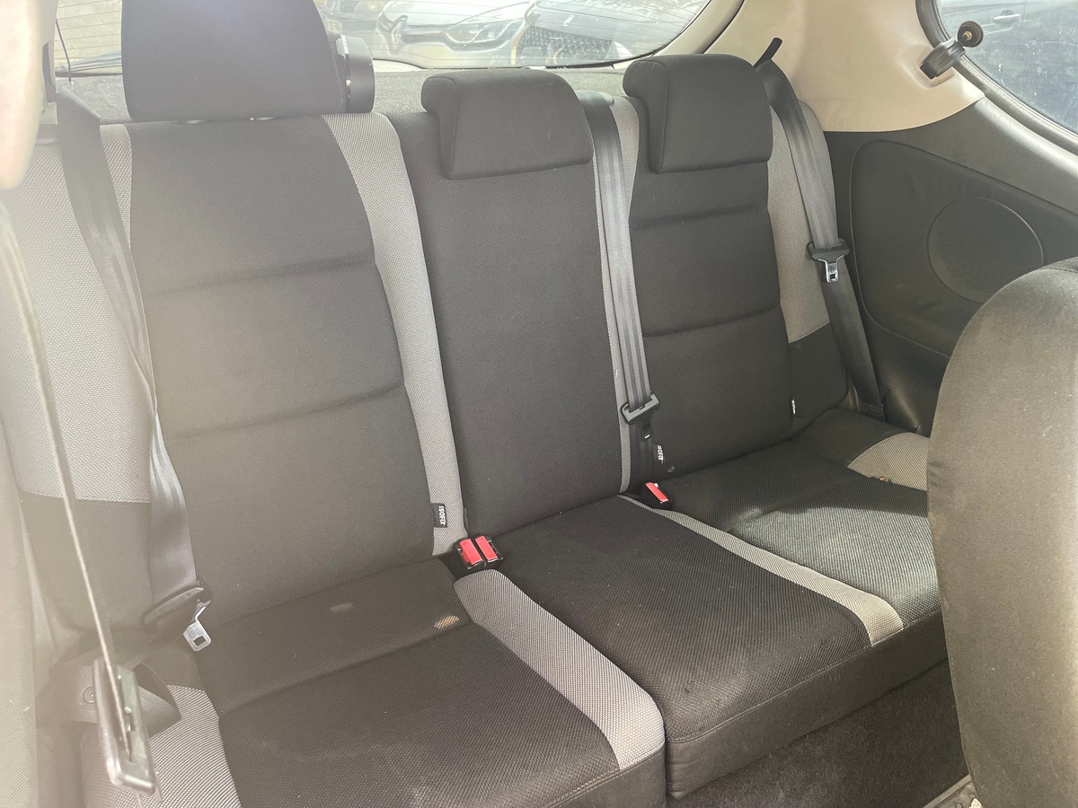 Peugeot 207 1.4 90 CV IDEAL JEUNE PERMIS - CLIMATISATION - POSTE BLUETOOTH - REGULATEUR DE VITESSE