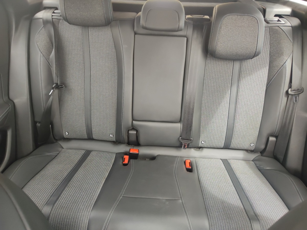 Peugeot 3008 HYbrid4 II (2) 1.6 HYBRID 225 ALLURE E-EAT8