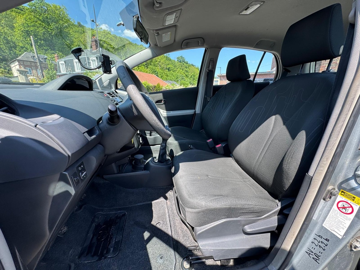 Toyota Yaris 2 France 5 portes 1.0 VVTi 68 cv