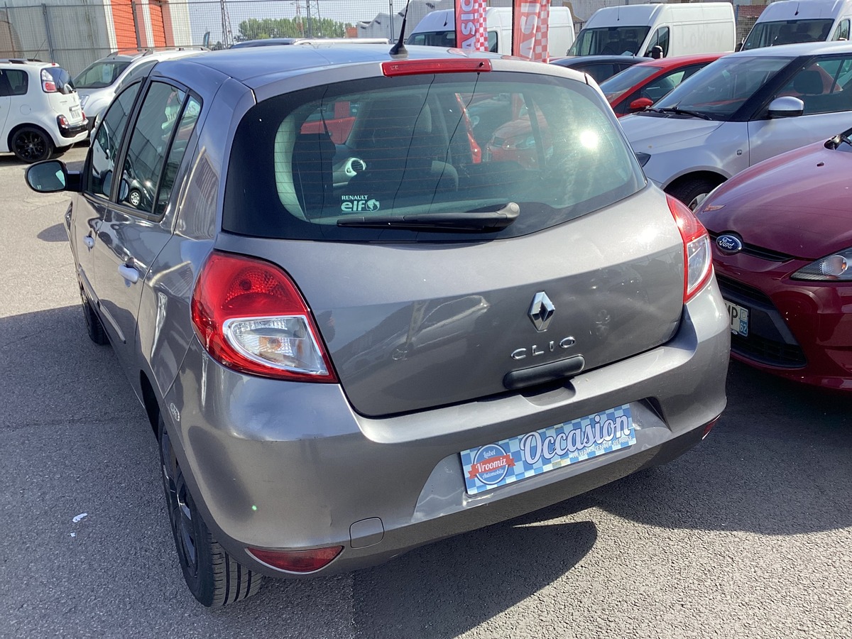 RENAULT Clio 1.2 Authentique