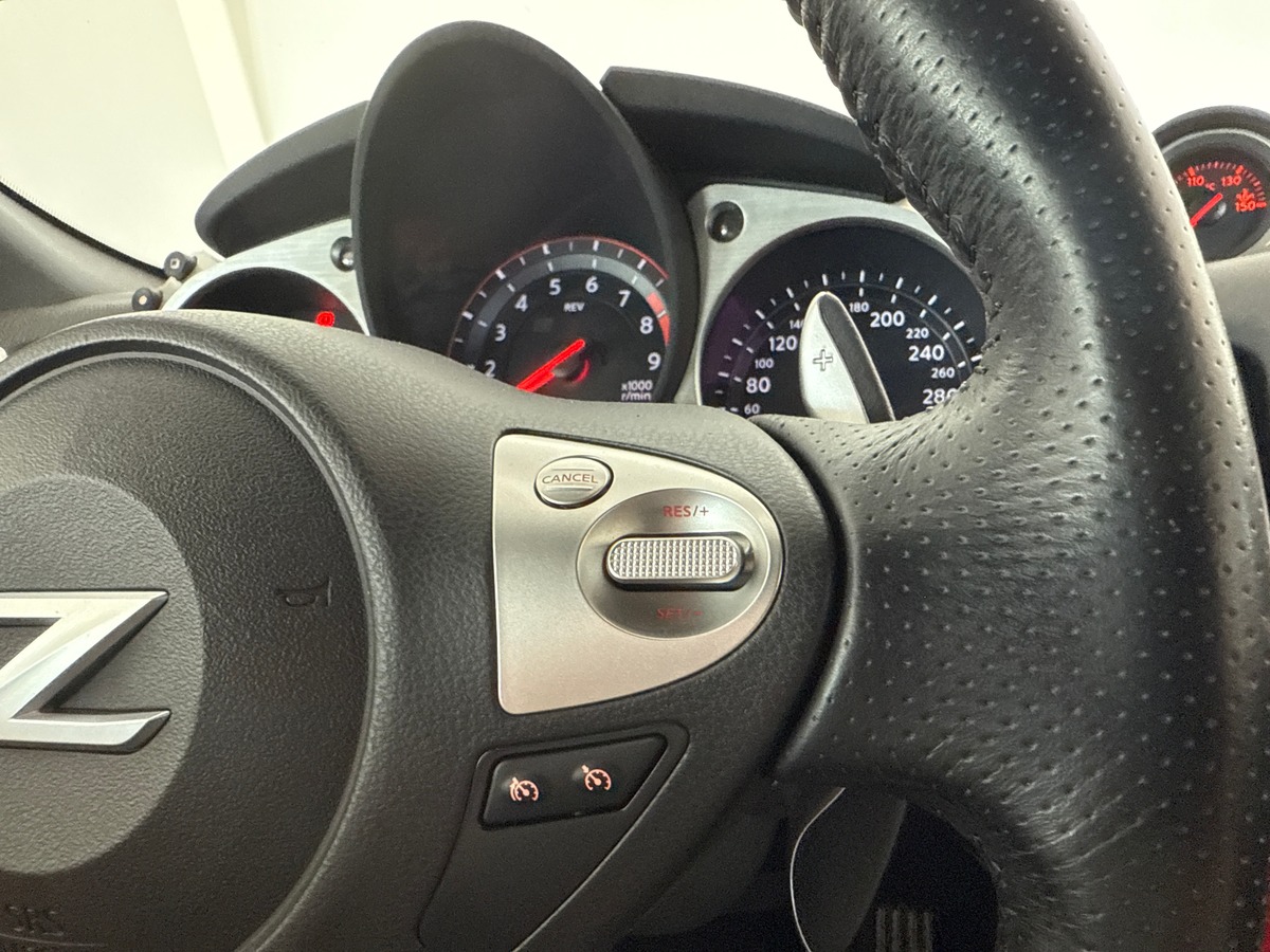 Nissan 370Z Pack (Z34) 3.7 i V6 24V Coupé 328 cv Boîte auto