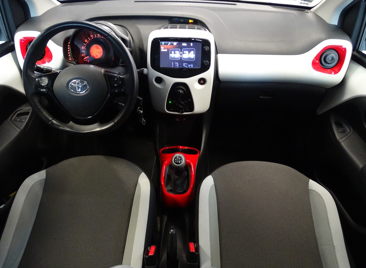Toyota Aygo II 1.0 VVT-I 69 Ch X-PLAY 5P ( Caméra de recul / Régulateur / Clim )