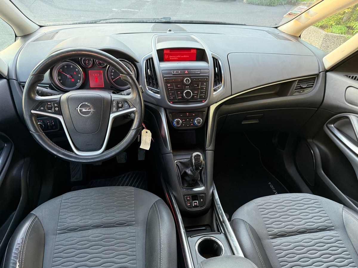 Opel Zafira Tourer 2.0 CDTI 131 CV cosmo 7 place 1er main 4XCB