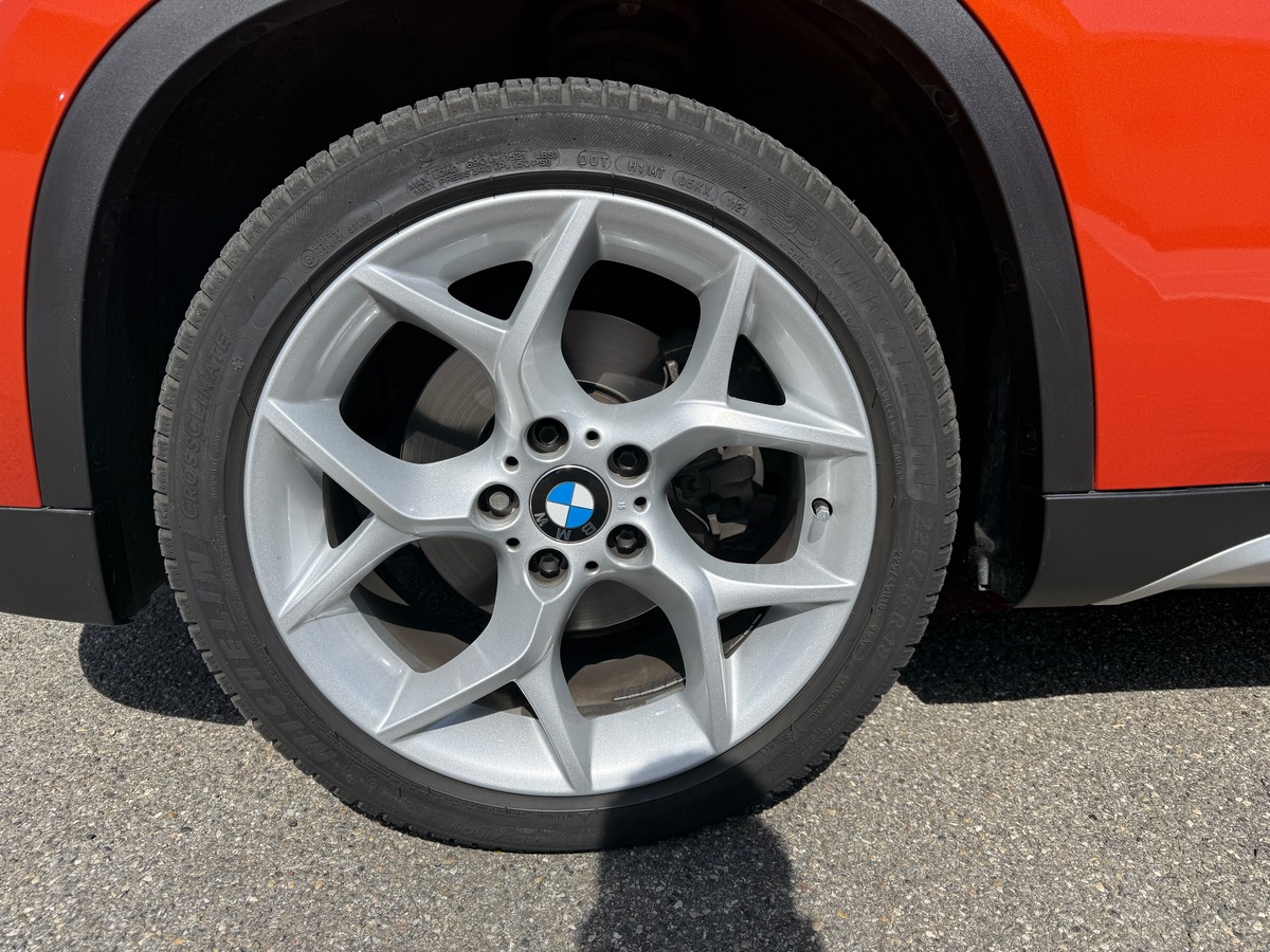 Bmw X1 20i 2L  184 X-Drive boite 8  X-line, Toit ouvrant, Sièges chauffants, Suivi complet