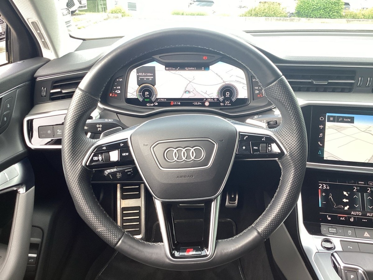 Audi A6 Avant V 55 TFSI e 367ch Compétition quattro S tronic 7 / hayon électrique / volant chauffant