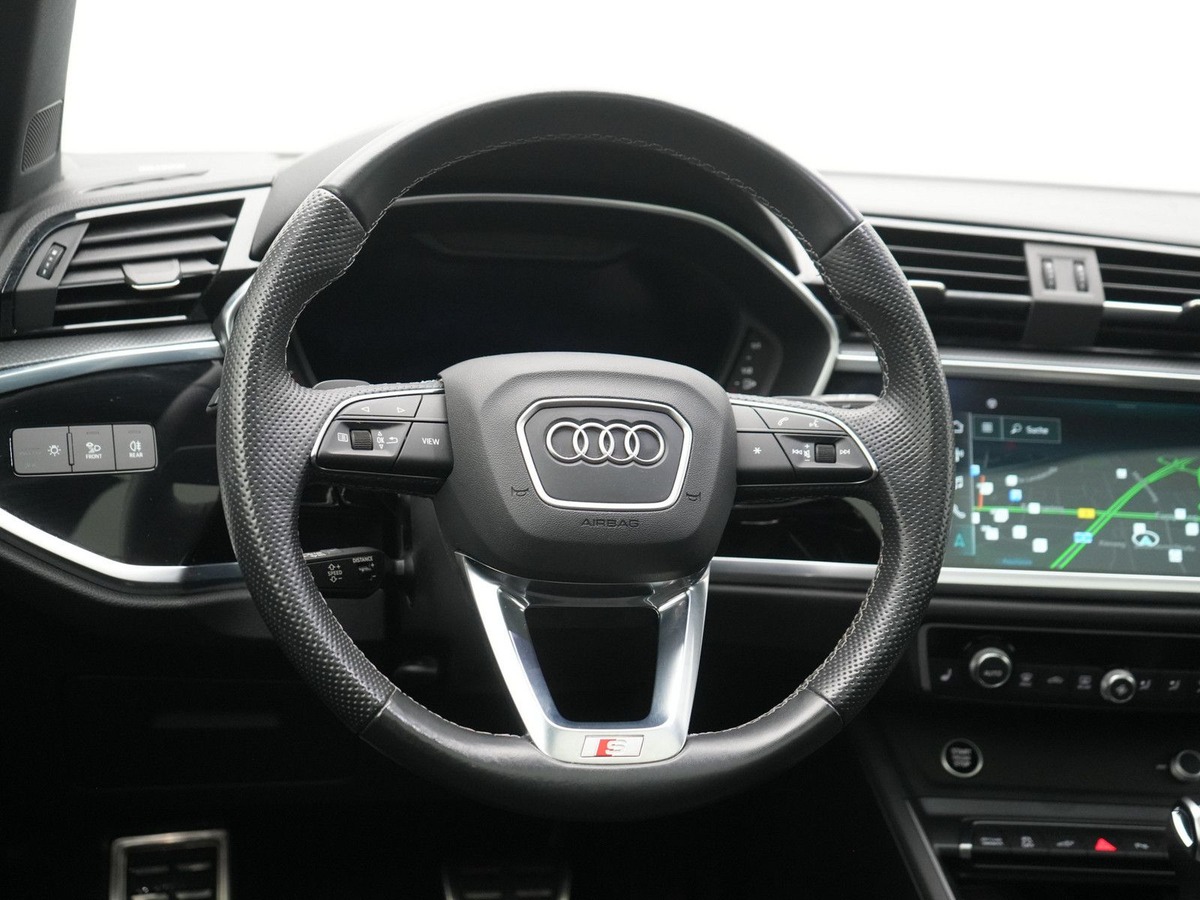 Audi Q3 Sportback II 45 TFSI e 245ch S line S tronic 6/Toit ouvrant/Attelage/Bang&Olufsen/Camera 360