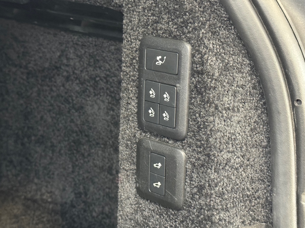 Land-Rover Range Rover P400E AUTOBIOGRAPHY 404CV HYBRID TO/ MERIDIAN / CAM 360°
