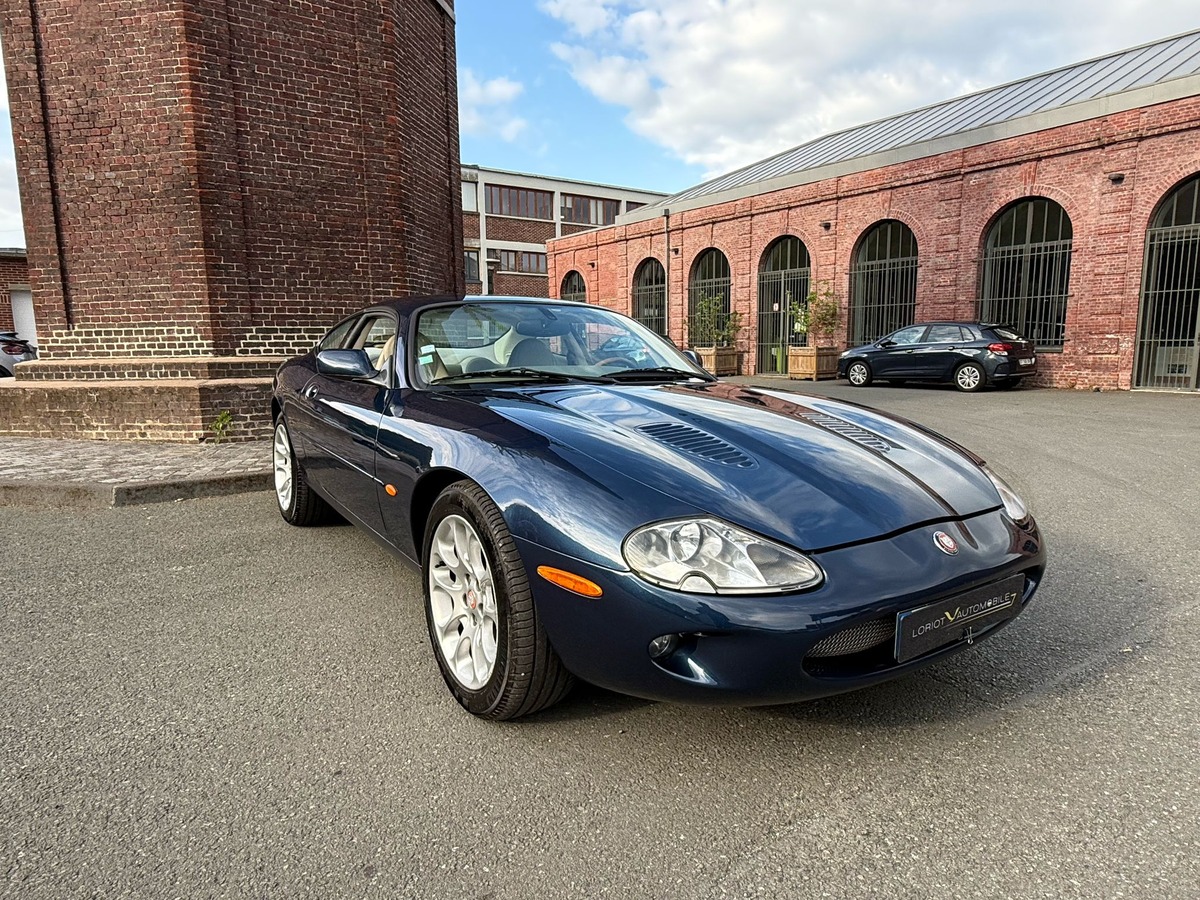 Jaguar XKR 2000