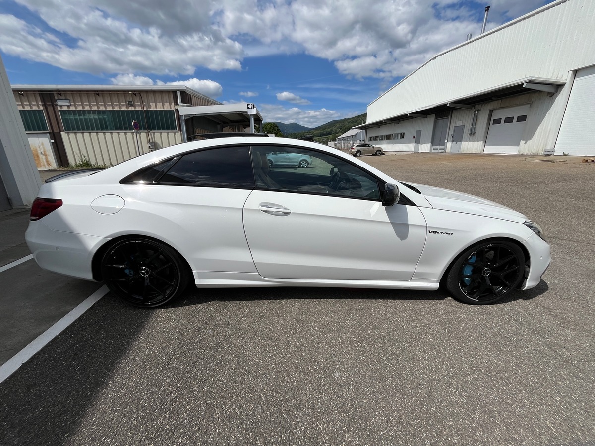 Mercedes-Benz Classe E Coupé 550 AMG V8 BI-TURBO 408ch
